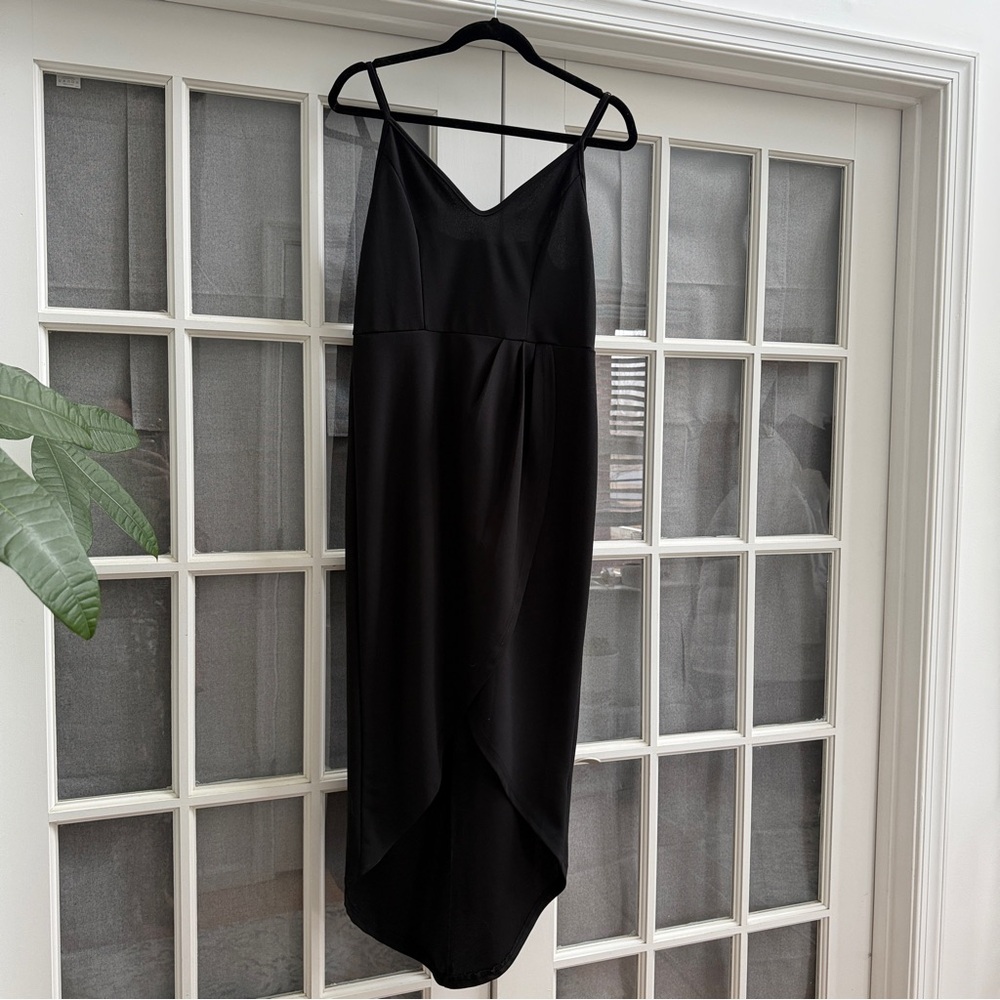 Elegant Black Sleeveless Dress
